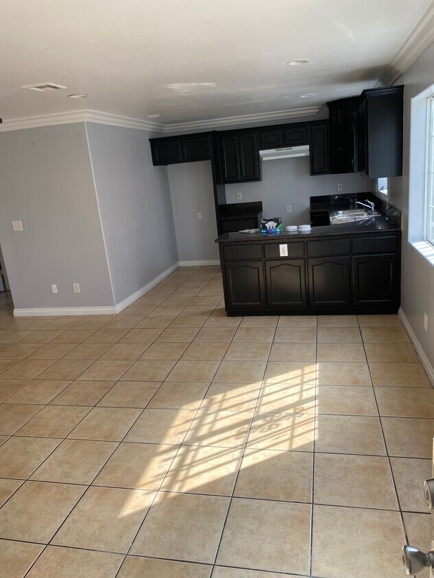 Foto principal - 10950 S Figueroa St