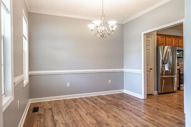 Building Photo - 108 Silver Burn Place