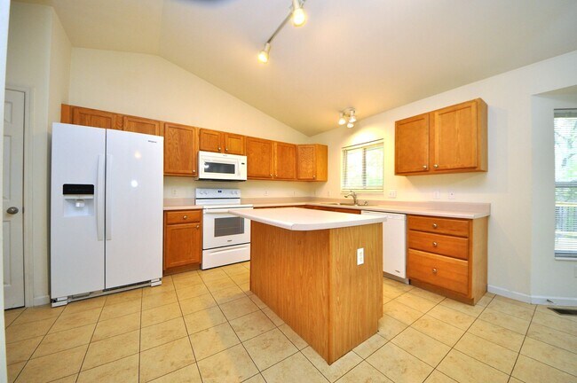Building Photo - 131 Choctaw Dr