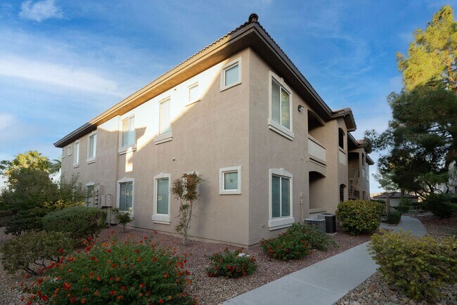 Foto del edificio - 2305 W Horizon Ridge Pkwy