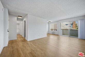 Building Photo - 1352 S Carmelina Ave
