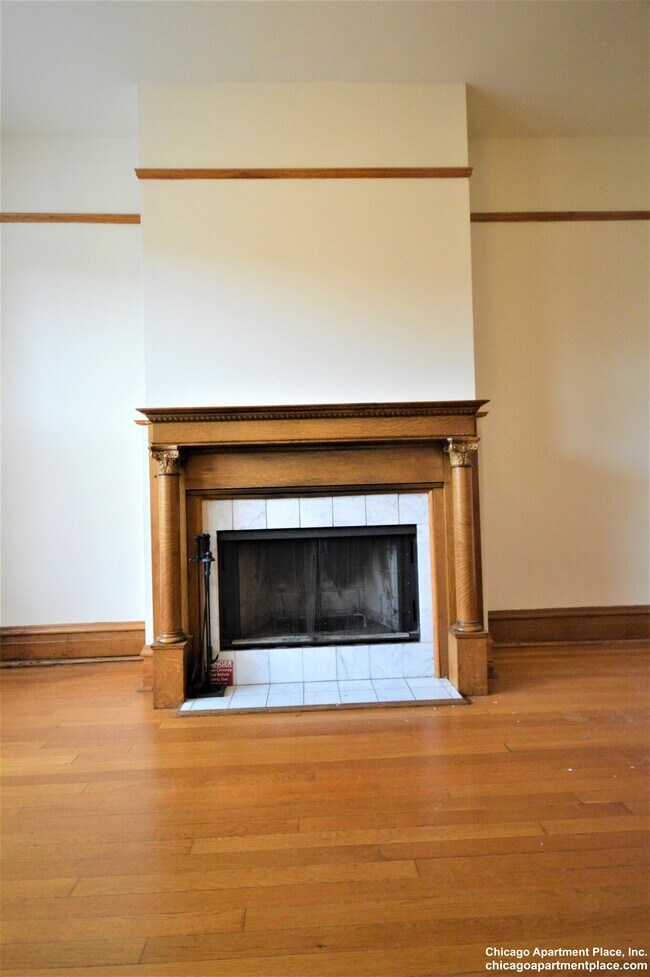 Foto del edificio - 3906 N Greenview Ave