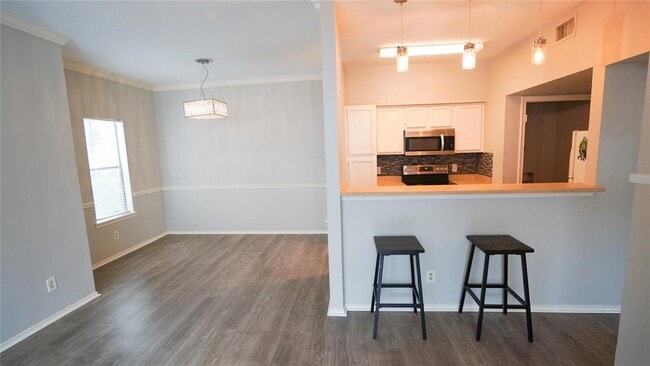 Building Photo - 14550 Fonmeadow Dr
