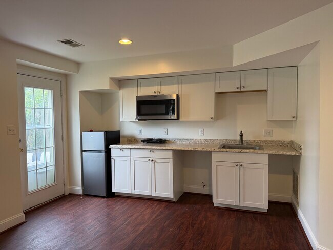 Foto del edificio - 188 Executive Cir