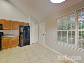 Building Photo - 161 Kentwood Springs Dr