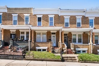 Building Photo - 2843 Pelham Ave