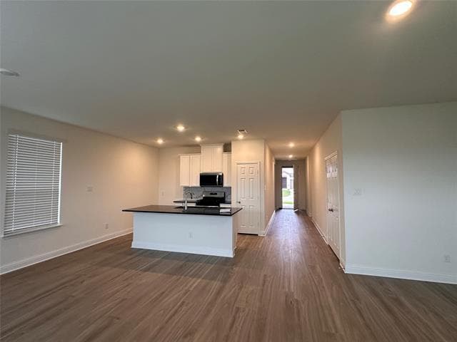 Building Photo - 649 Saxony Dr