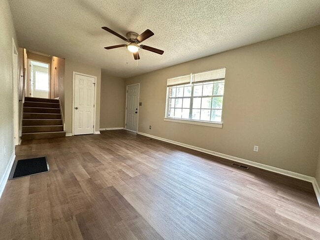 Building Photo - 1608 Azalea Dr