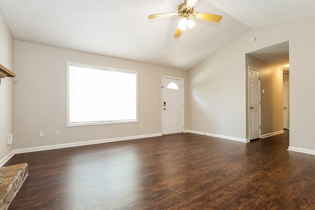 Building Photo - 225 River Birch Dr