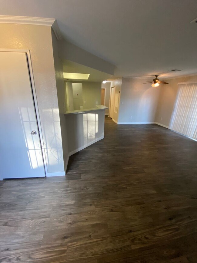 Foto del edificio - AMERICANA Property Mgmt - 1st floor Condo 2b-2b near Downtown Summerlin.