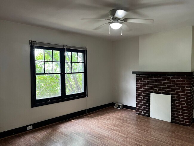 Foto del edificio - Newly Renovated 3 Bed, 1 Bath Home - Conve...