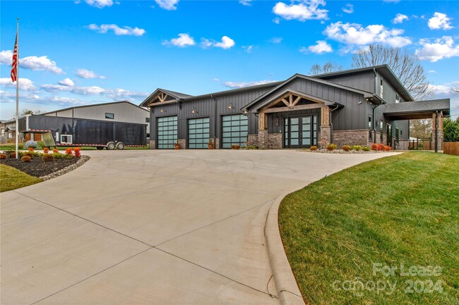 Building Photo - 108 Pine Meadow Ln