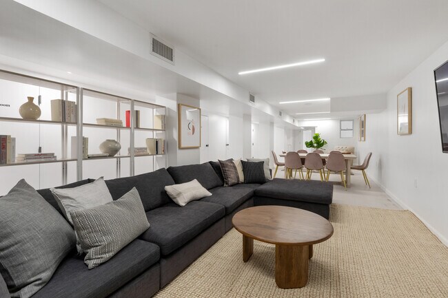 Foto del edificio - 355 Tompkins Ave