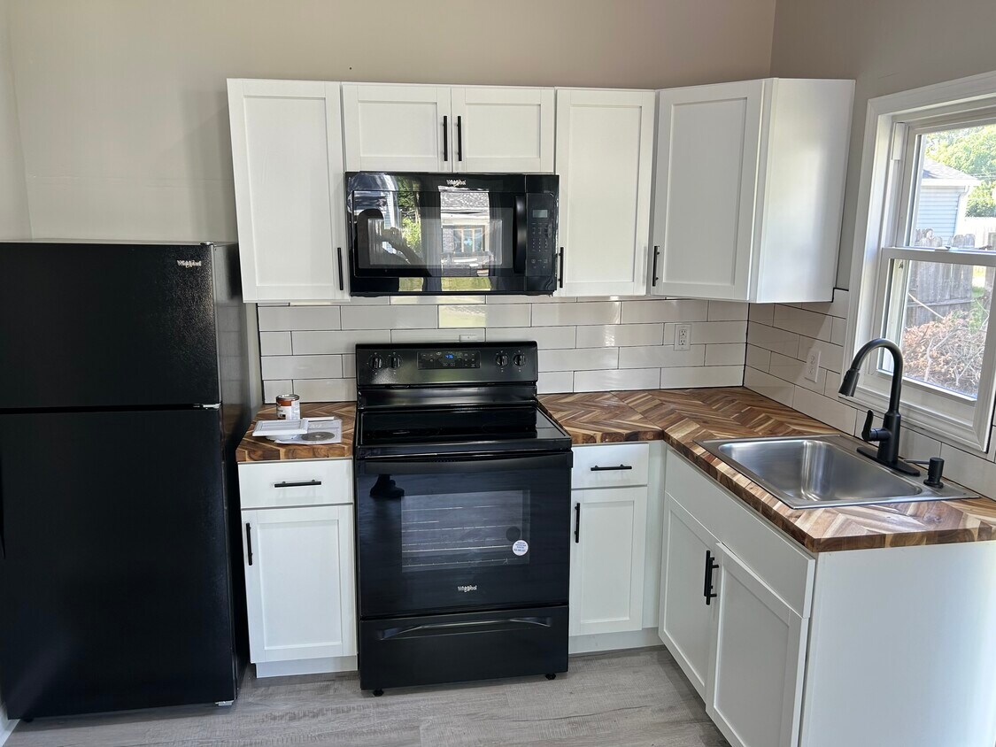 Foto principal - 327 Wilson Ave