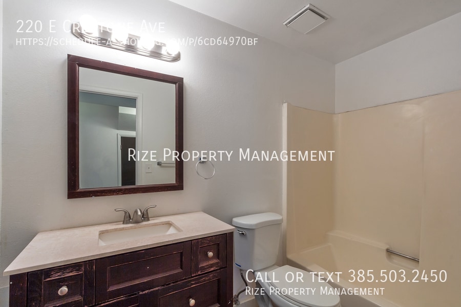 Foto del edificio - 220 E Crestone Ave