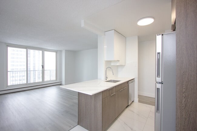 Building Photo - Bristol Tower