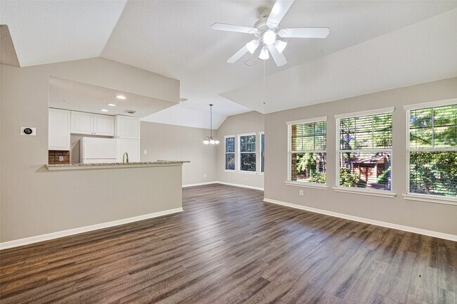 Foto del edificio - 77 Woodlily Pl