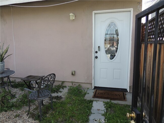 Foto del edificio - 23470 Victory Blvd