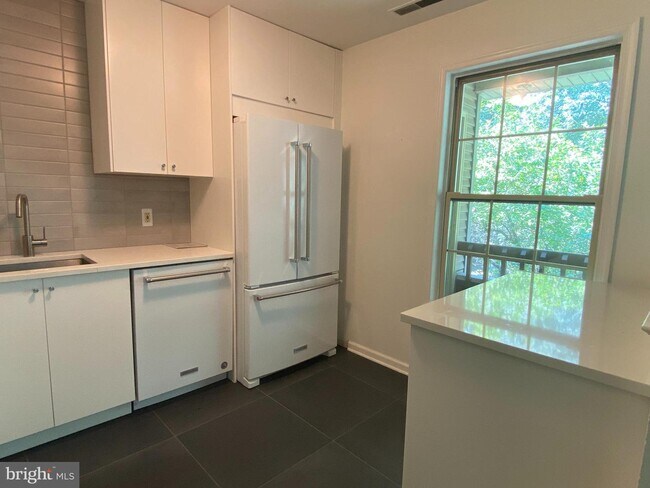 Foto del edificio - 1704 Covington Rd