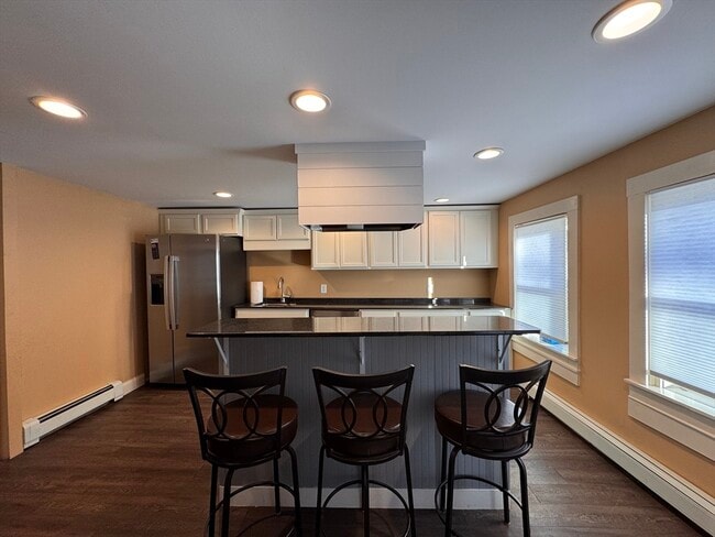 Building Photo - 258 Walnut St