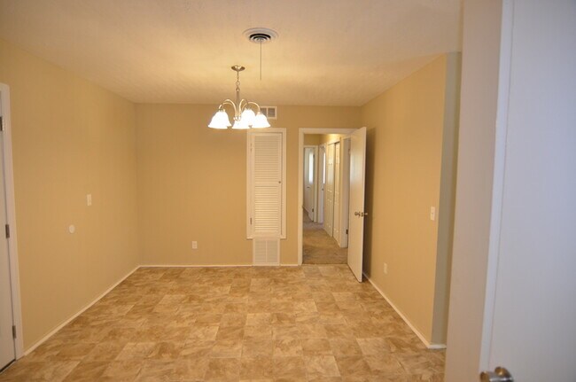 Building Photo - 2615 Nannette Drive