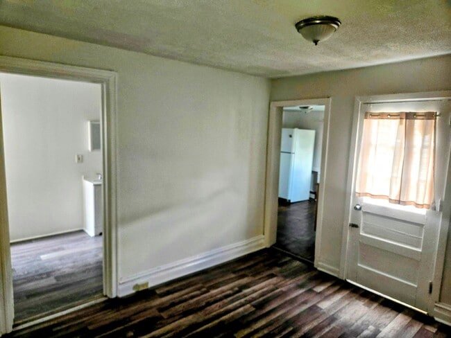 Building Photo - 322 N 14th St