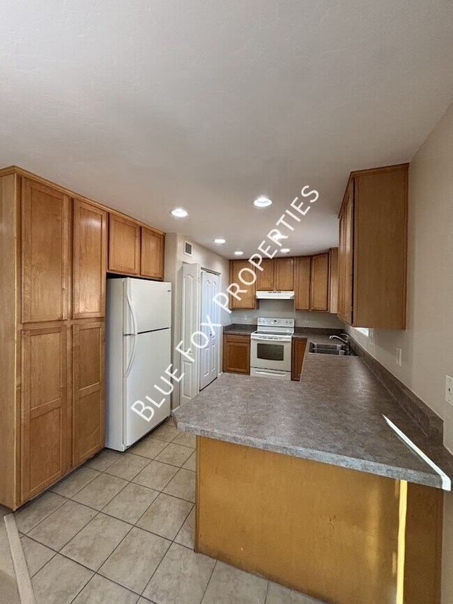 Foto del edificio - 322 N Hasman Dr