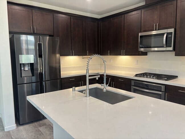 Foto del edificio - 5558 Kennedy Pl