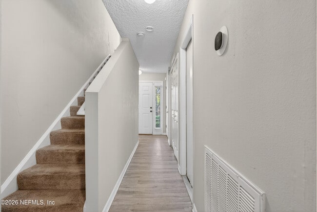 Building Photo - 11816 Lake Bend Cir