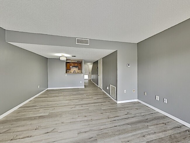 Building Photo - 5775 Peregrine Ave