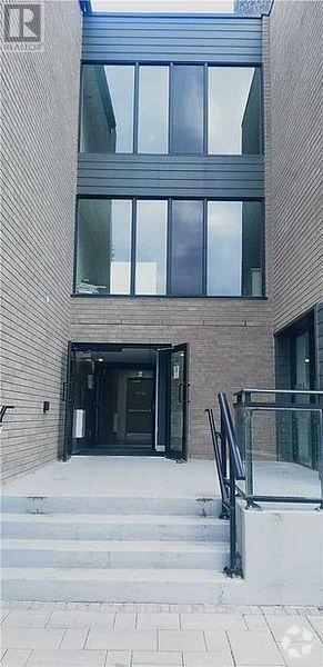 Building Photo - 1-601 Falaise Rd