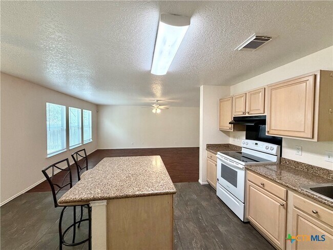Foto del edificio - 369 Copper Bluff Dr