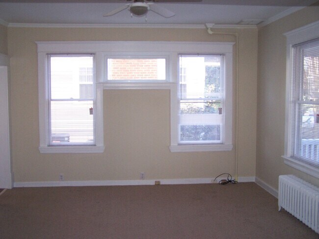 Building Photo - 4BR/2BA Charming Ardmore Home!