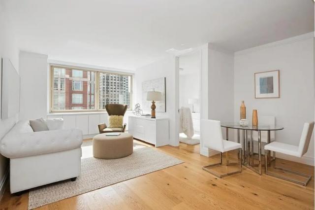 Foto principal - 3 bedroom in NEW YORK NY 10028