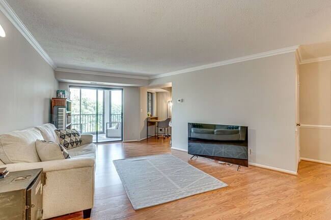 Photo - 1 Bedroom Condo in Building with Amenities!
