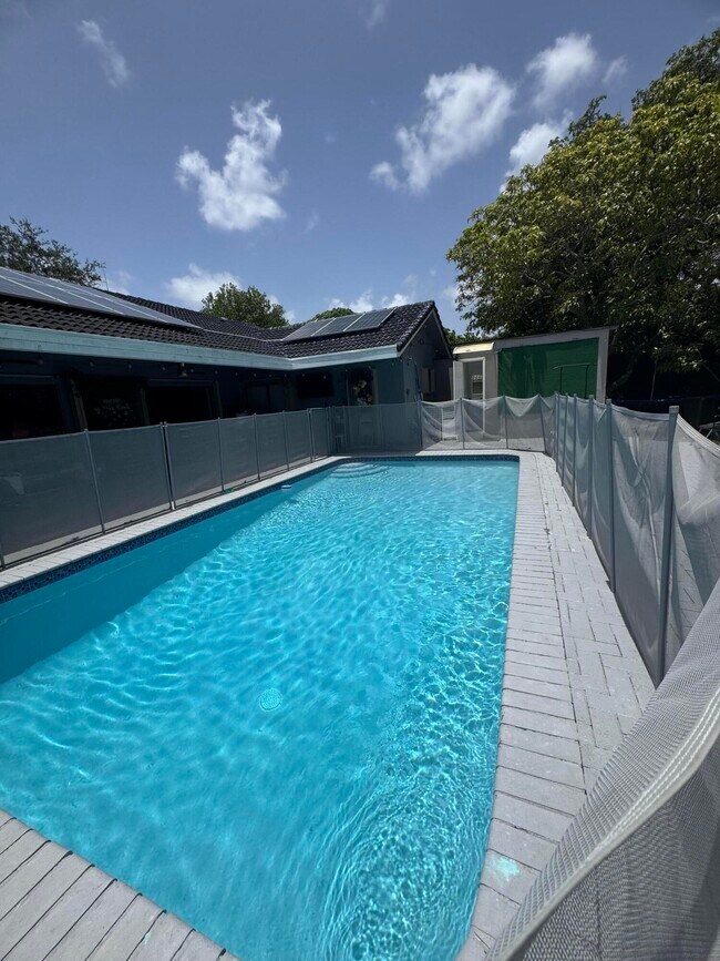Foto del edificio - 8651 NW 21st Ct