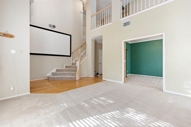Building Photo - 2414 Mockingbird Dr