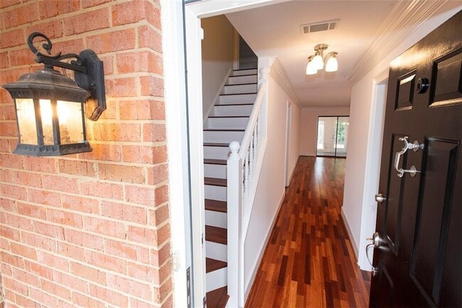 Building Photo - 470 Forestgate Ct