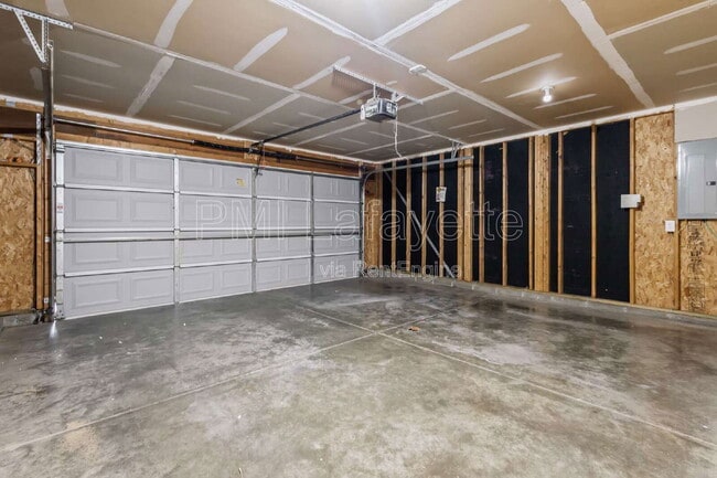 Building Photo - 2361 Maxwell Dr