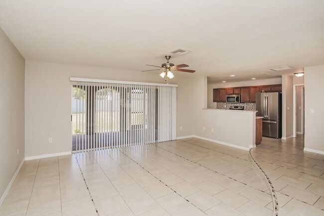 Building Photo - 4542 Charing Cross Rd