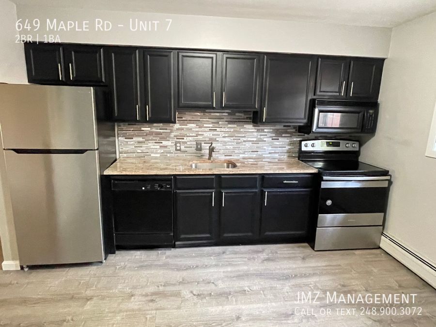Foto principal - 649 W Maple Rd