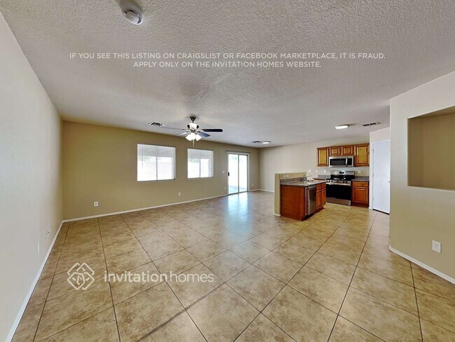 Foto del edificio - 5946 N 74th Dr