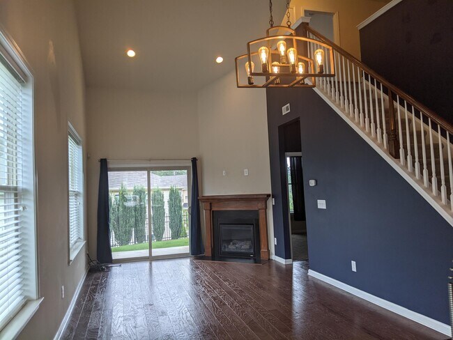 Building Photo - 11 Pilatus Dr