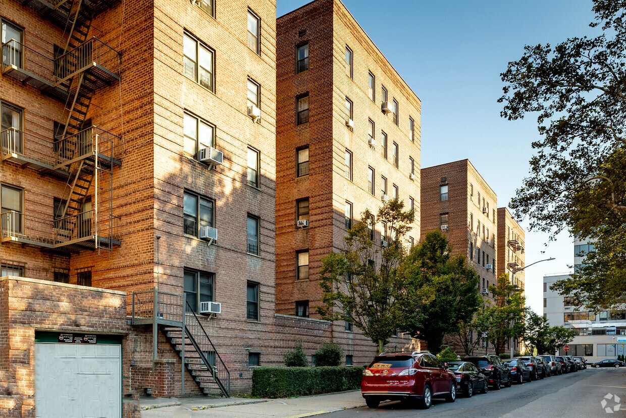 99-63 66th Avenue - 9963 66th Ave
