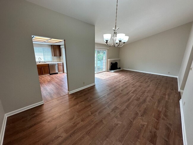 Building Photo - 2 Bed 2 Bath W/ 2 Car Garage In Bancroft V...
