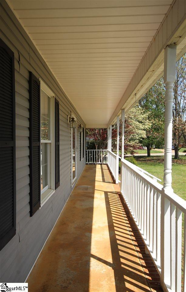 Building Photo - 115 Berrys Pond Dr