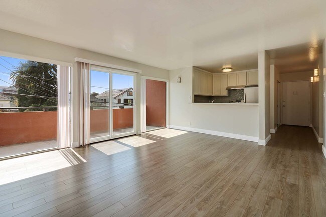 Bright Remodeled Lake Merritt Apartment For Rent