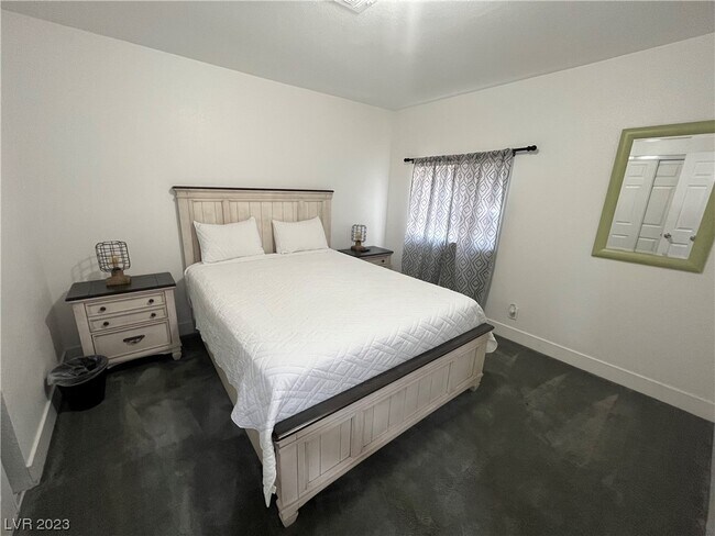 Foto del edificio - 5700 W Pine Cone Pl
