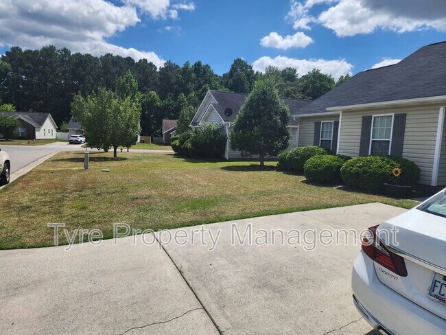 Building Photo - 3786 Dover Dr