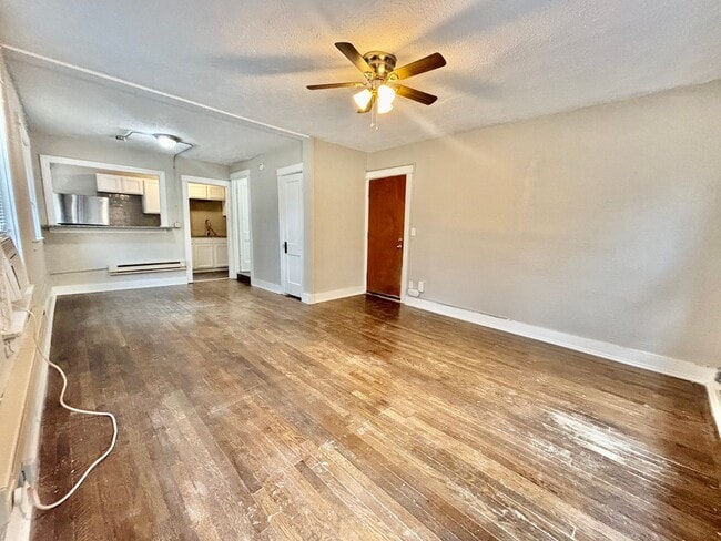 Building Photo - Studio W